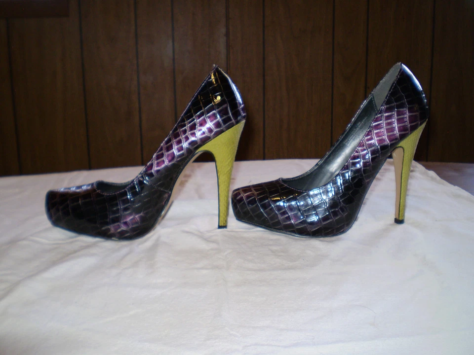 Shoedazzle Purple snakeskin design w/green heels Women size 7.5 — 第 4/4 张图片