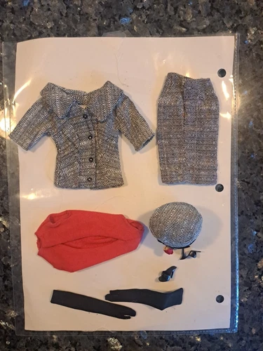 Vintage Barbie Career Girl #954, complete and excellent.