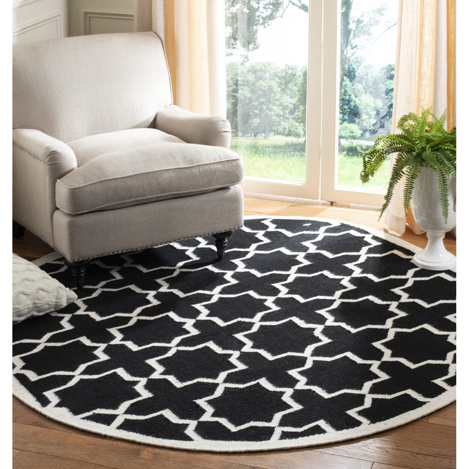 SAFAVIEH Dhurries DHU549L Handwoven Black / Ivory Rug - Image 2 of 4