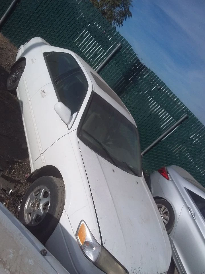 Used Fuel Injection Throttle Body fits: 1997 Toyota Camry 4 cylinder California Foto 2 de 4