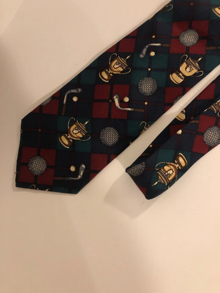 Corbata de golf Hathaway para hombre 100 % seda palos trofeos pelotas tartán estilo cuadros Foto 2 de 3