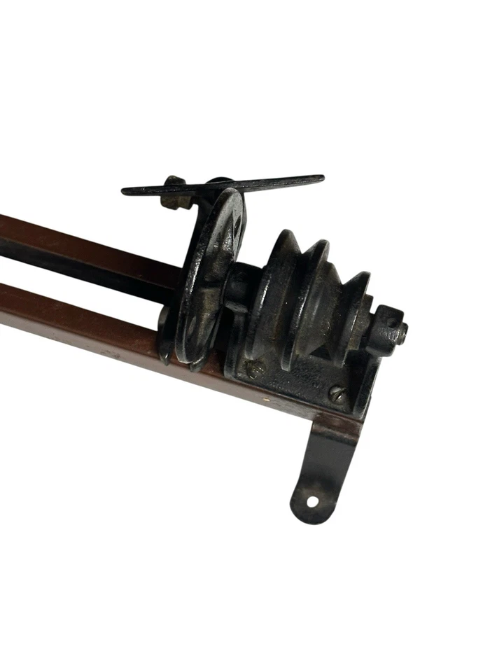 Mini torno vintage de hierro fundido para modelista aficionado (cama de 17") Foto 3 de 4