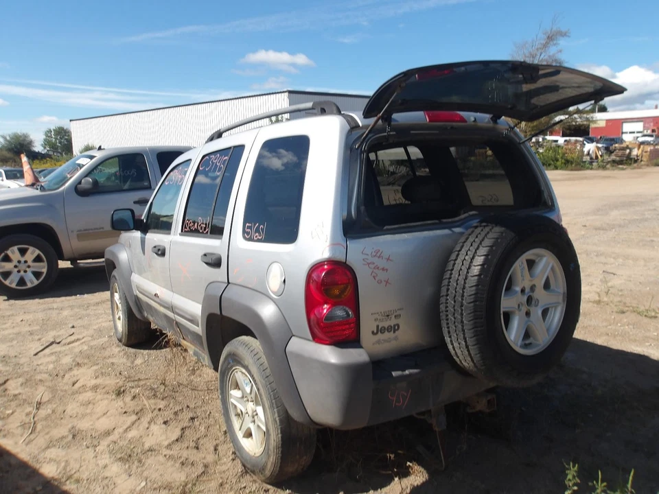 Used Air Cleaner Assembly fits: 2004 Jeep Liberty 3.7 Grade A - Image 3 of 4