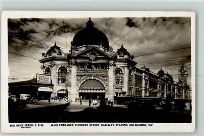 52215492 - Melbourne Main Entrance Flinders Street Railway Station the Rose