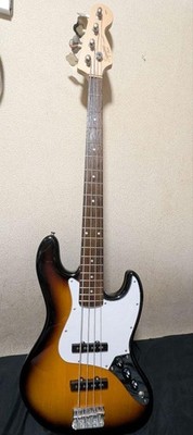 Squier by Fender Jazz Bass Affinity 3TS Sunburst verbesserte Tuner