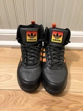 Adidas Chasker Mens Casual Leather Boots Black Yellow Sz 9 HQ2067