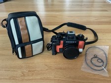 Nikon Nikonos V 35mm Point  Shoot Film Camera w/Vintage Bag