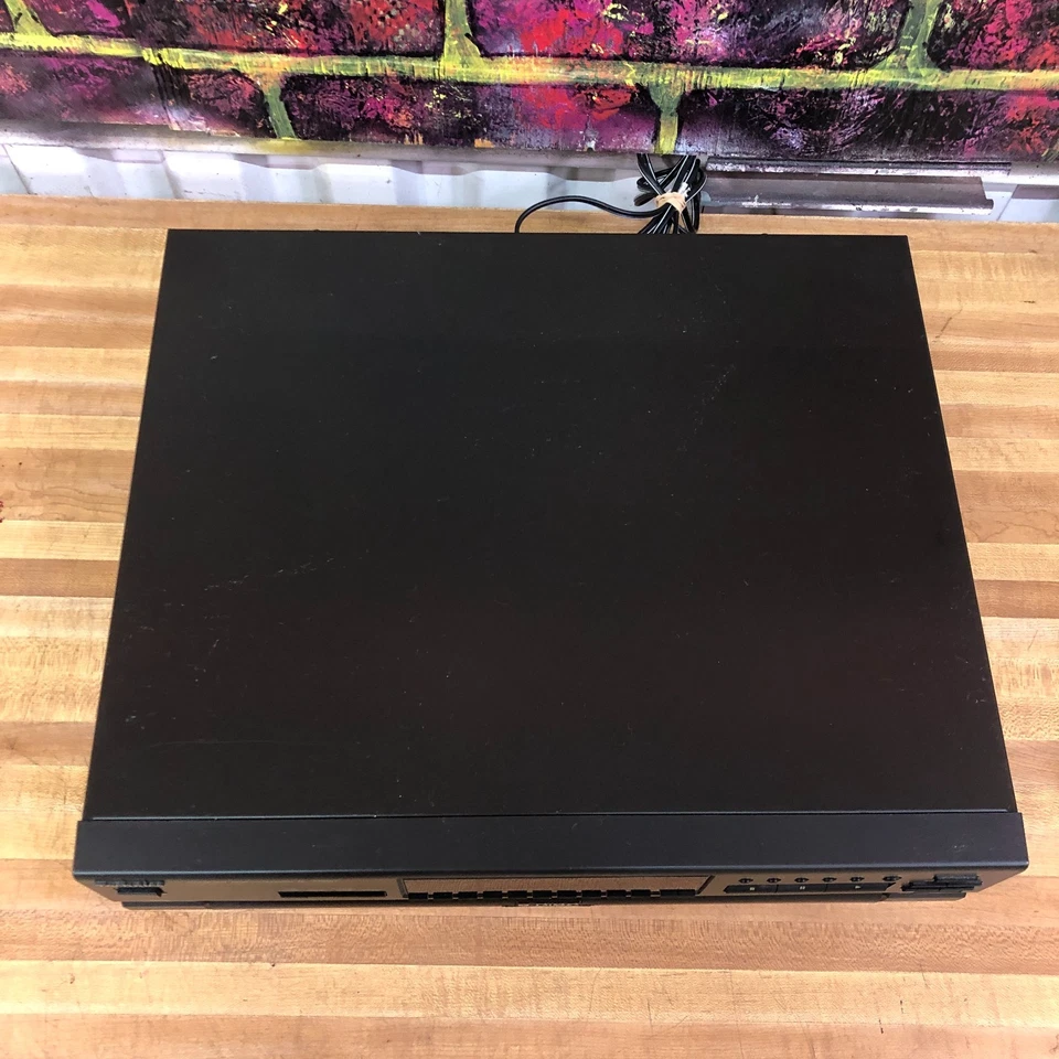 Trocador de disco compacto vintage Technics SL-PD667 feito no Japão (FUNCIONA) - Imagem 4 de 4