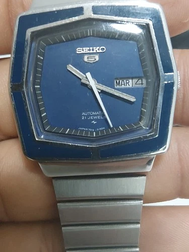 Vintage Seiko 5 Automatic 7019