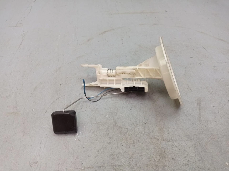 Jauge à Essence pour Audi A6 Avant (4F5, C6) 3.0 Tdi 4F0201317 - Photo 3/4