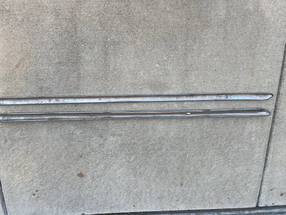 Guardabarros delantero Willys Aero 1952-54 moldura de acero inoxidable derecha e izquierda Foto 2 de 4