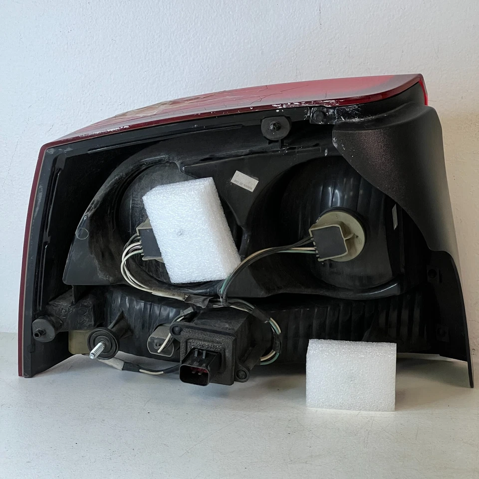 Lanterna traseira lateral para Dodge Charger 2006-2008 passageiro DOT CH2819105 | 5174406AA. - Imagem 2 de 4