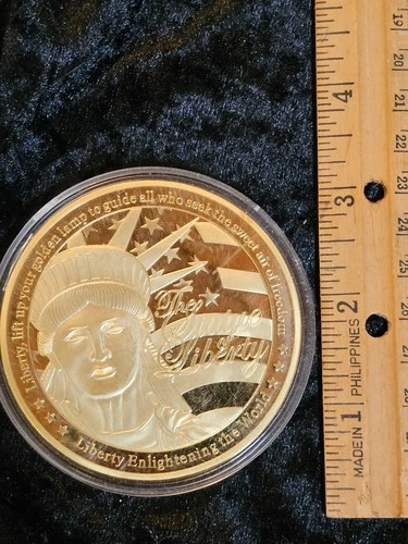 Statue of Liberty Enlightening the World Gold Tone Commemorative Coin