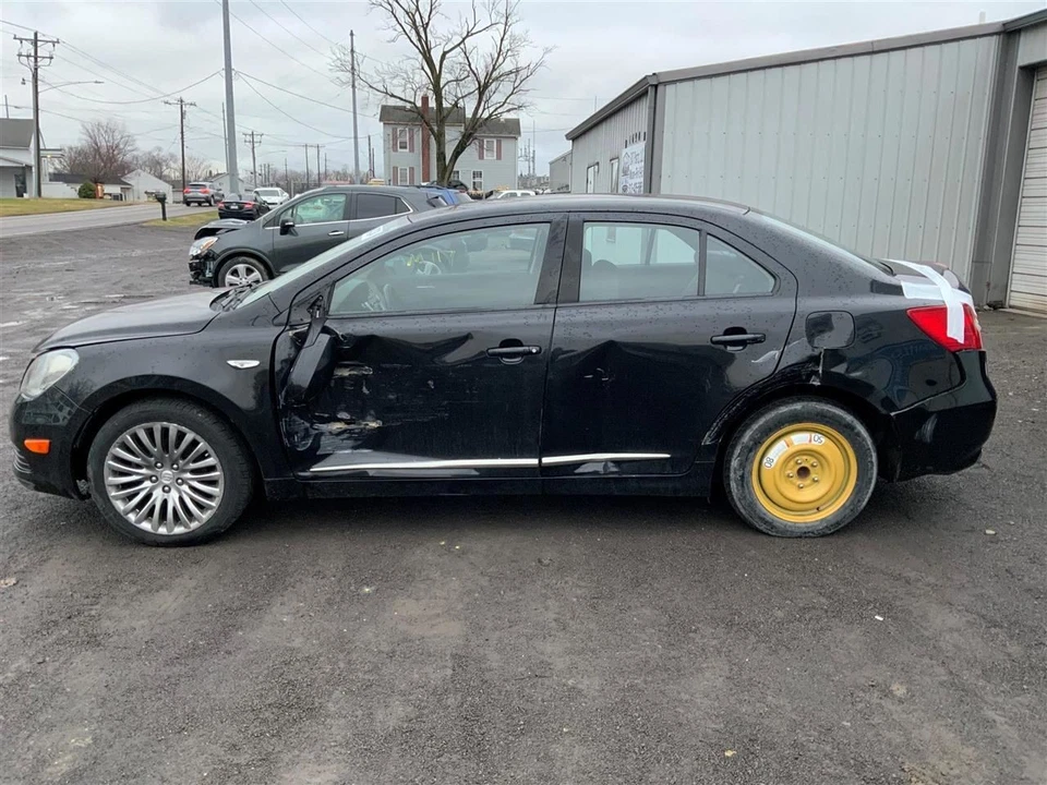 2010-2013 Suzuki Kizashi Hood PC-ZMV Black OEM Foto 2 de 4