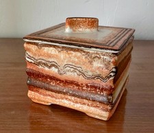 Vintage  kleine Keramik Deckeldose Schatulle Handarbeit