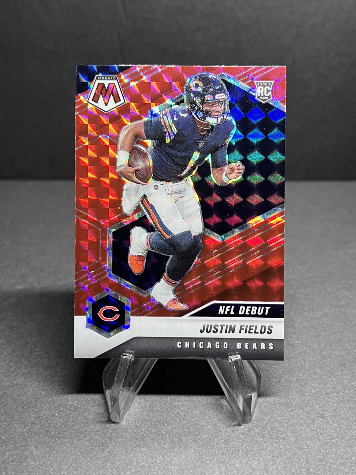 2021 Justin Fields Panini Mosaic Red Prizm NFL Debut Rookie #242 RC Bears