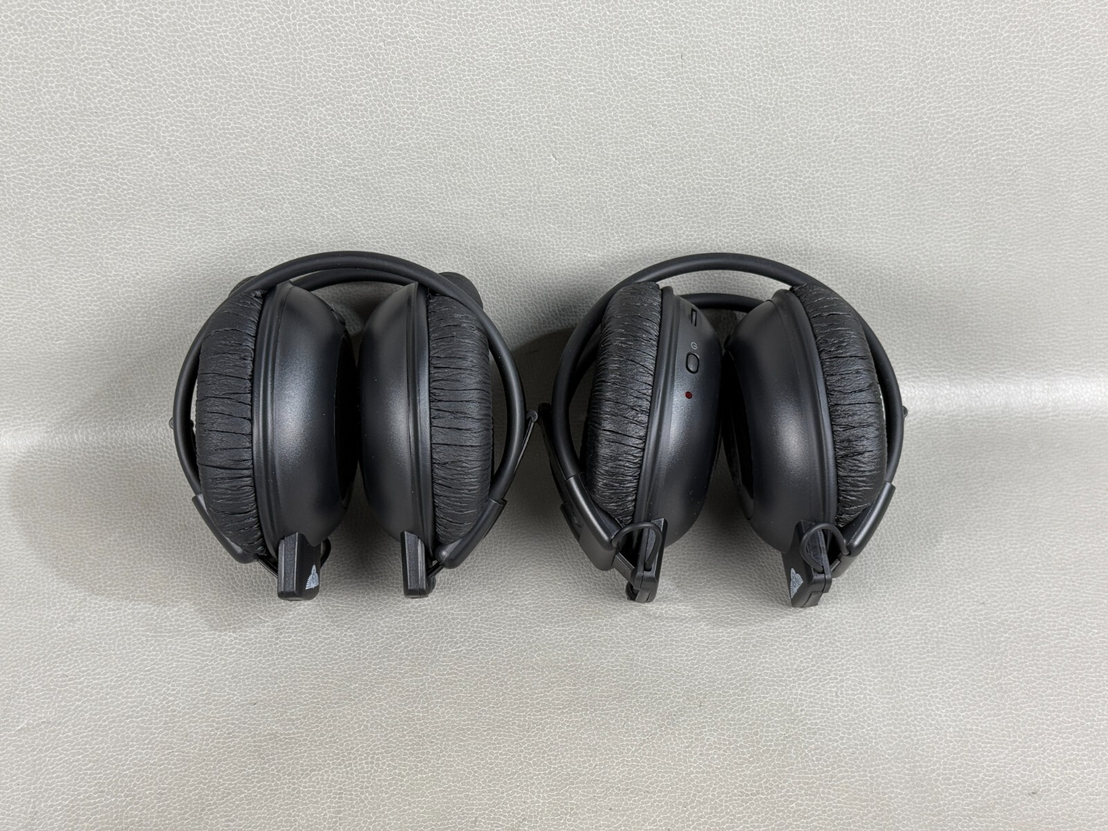 BRAND NEW! BENTLEY BLUETOOTH HEADPHONES & TRANSMITTERS OEM SET OF 2 JNV035801
