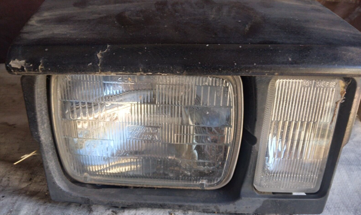 1984-1986 Nissan 300ZX Z31 RH Right Front Headlight Assembly OEM