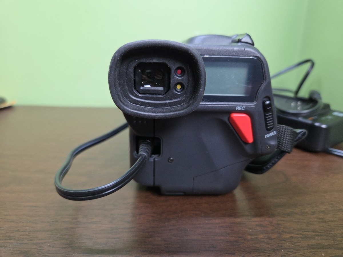Sanyo VM-PS12 8mm Camcorder Video Camera With Charger/power Supply