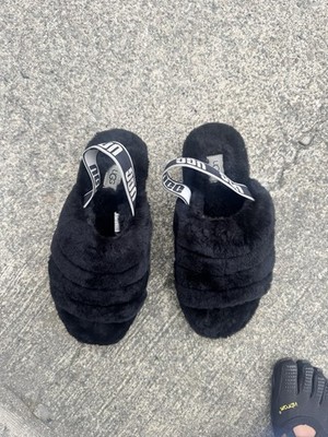 UGG Fluff Yeah Logo Slide