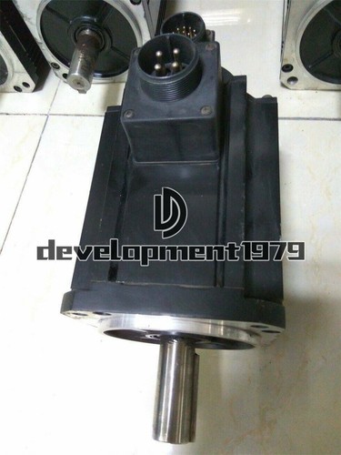 ONE Used Servo Motor MDME302GCG #zc