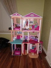 2015 Barbie Dream House Pink Dollhouse