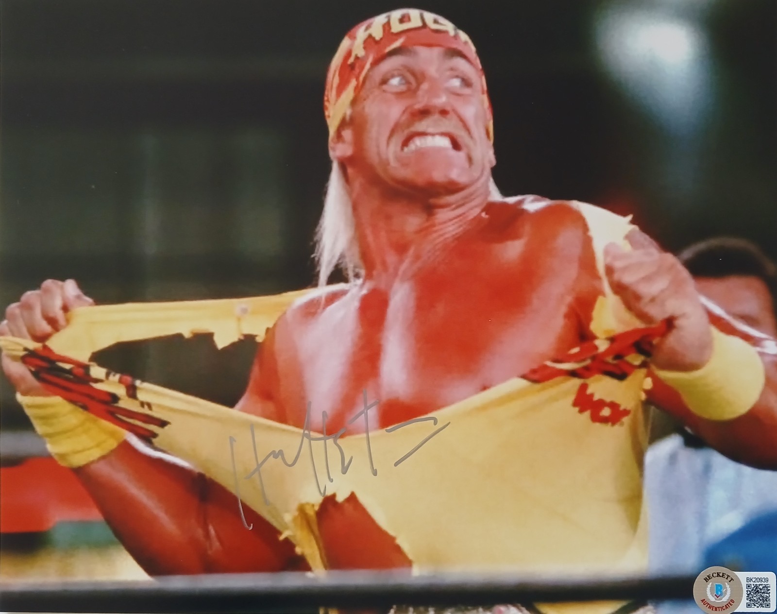 Hulk Hogan Autographed Signed 8x10 Photo - Beckett BAS Authentic 