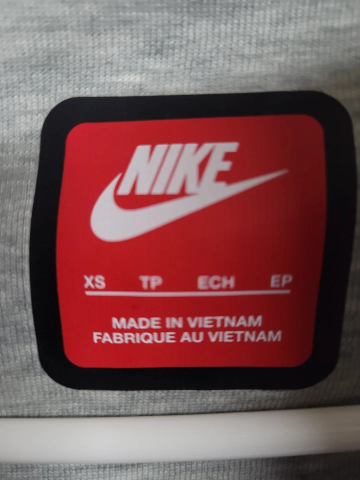 Nike Sportswear Big Kids Size XS Tech Fleece Hoodie Heather Grey HV5867 063 KIDS - Image 3 of 3