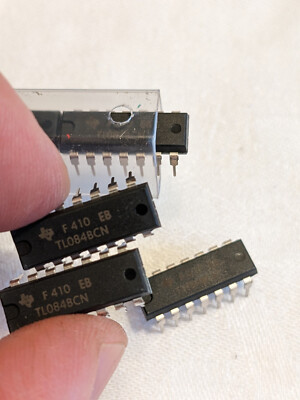 TEXAS INSTRUMENTS  TL084BCN F 410 EB TI  & other ICs Capacitors breadboards