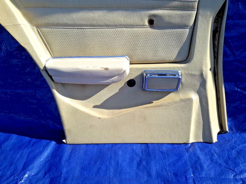 1972-1989 Mercedes-Benz W107 350SL 380SL 450SL Left Rear Door Panel OEM  - Imagem 4 de 4