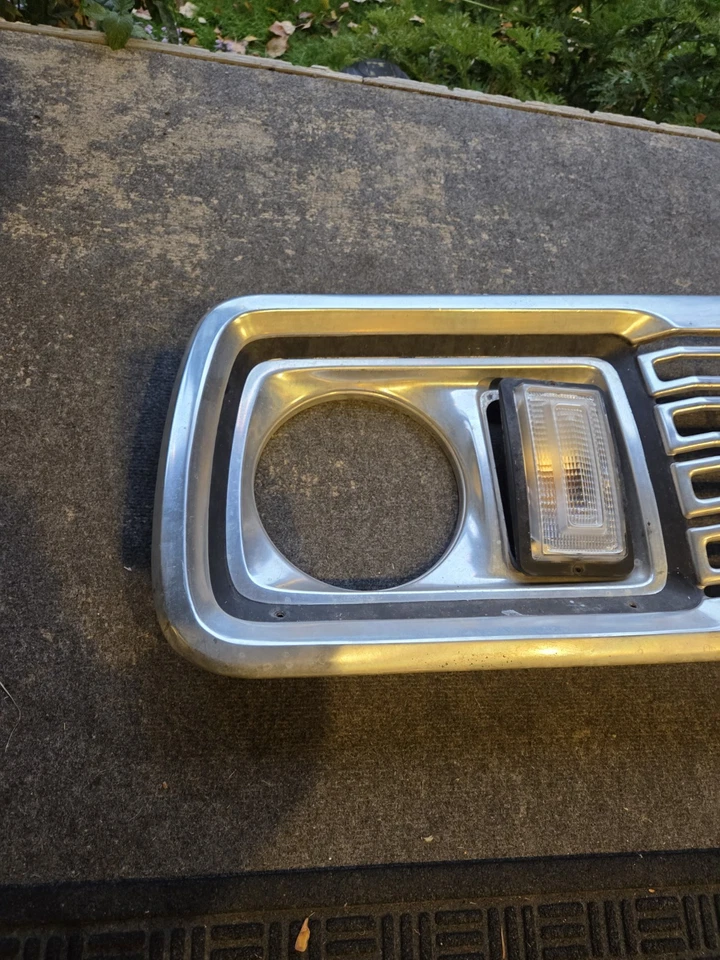 1977 年道奇皮卡车烤架信号灯 D150 D250 原始设备制造商 — 第 2/4 张图片