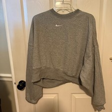nike cropped sweatshirt