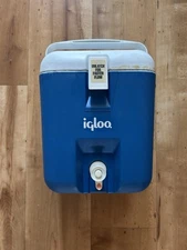 Vintage Igloo Cooler ICE Box 1-Gallon Cube Square Water Jug Spout & Clasps Blue
