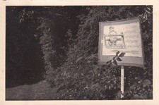 Foto - Lustiges Hinweisschild für eine Latrine - 2.WK
