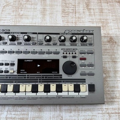 Roland MC-303 Groovebox Drum Machine Synthesizer Sequencer Vintage