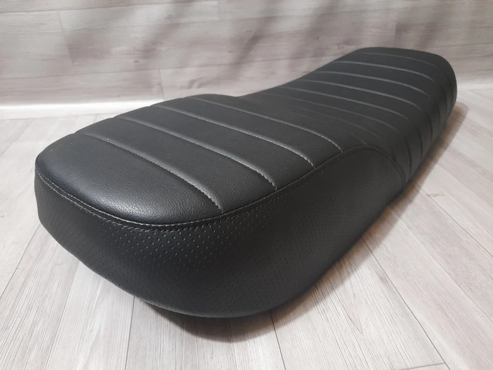 1973 To 1978 Yamaha TX 500 TX500 XS500 XS 500 solo cafe racer motorcycle seat. - Image 3 of 4