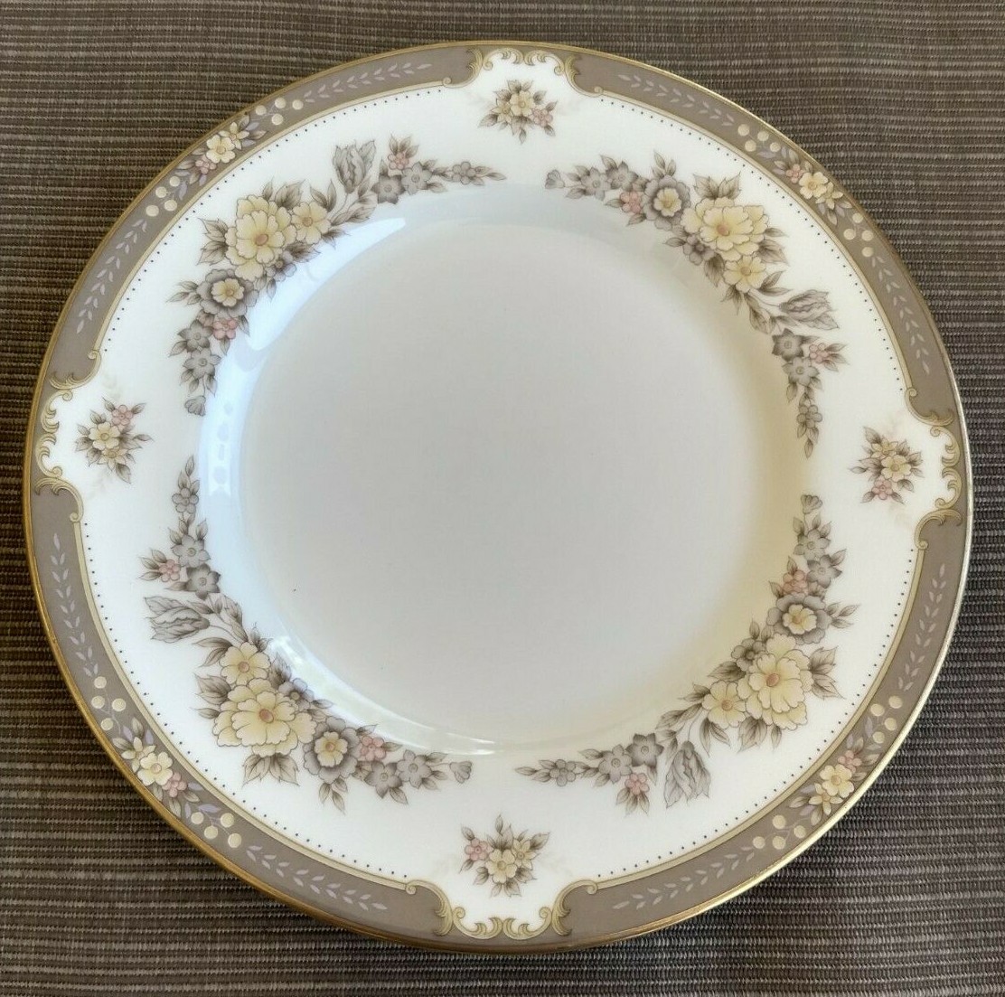 Mikasa Bone China Marquis A9132 1978-84 Discontinued Pick