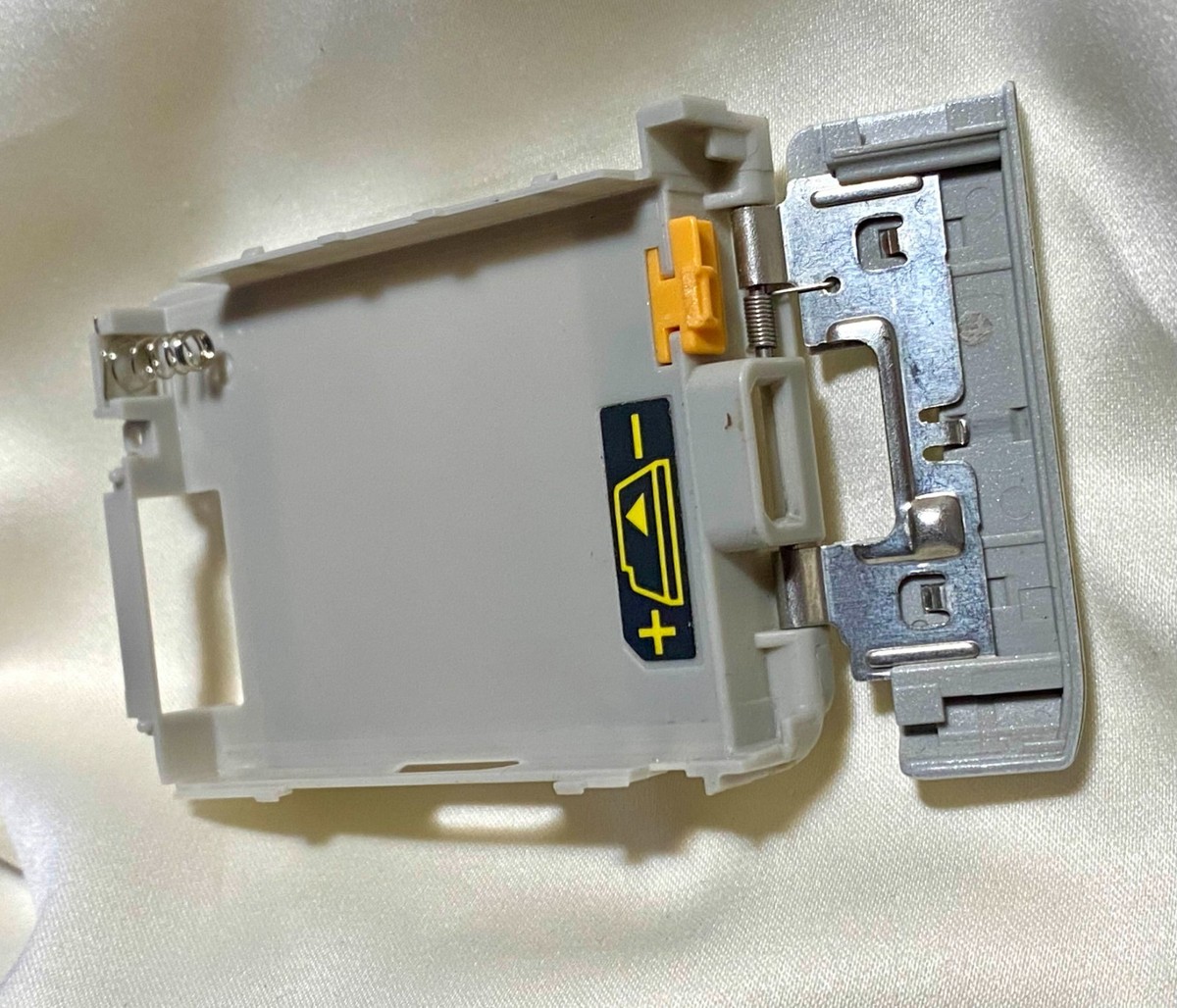 Battery Box with Door / Cover For Nikon COOLPIX S1 Digital Camera