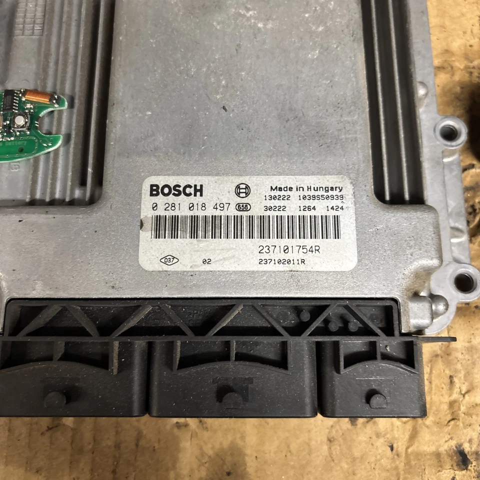 Chaveiro VIVARO TRAFIC PRIMASTAR - 2.0 ECU BCM (2011-2014) 0281018497 P8200943317 - Imagem 2 de 4