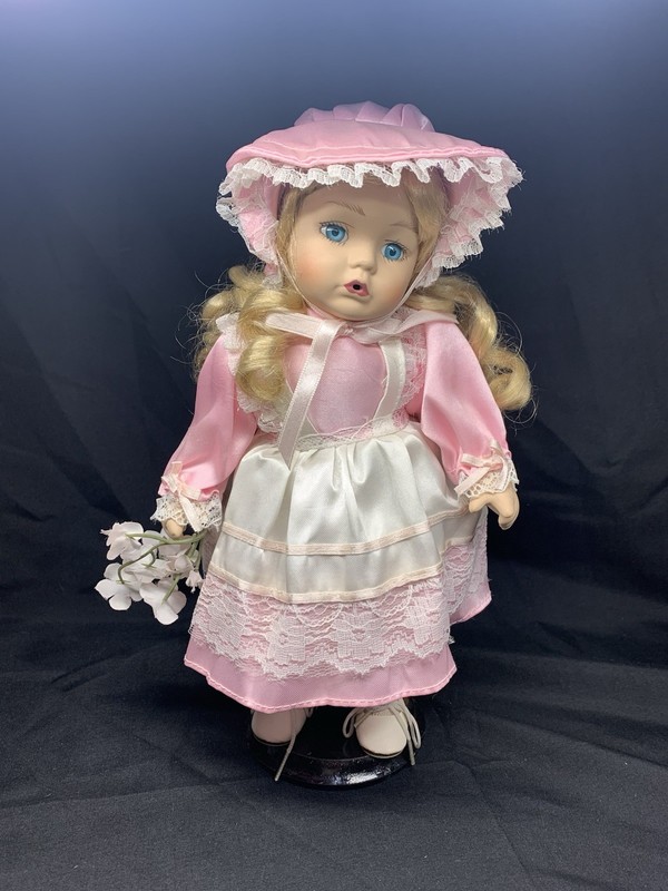 5 Medium Porcelain Fashion Dolls