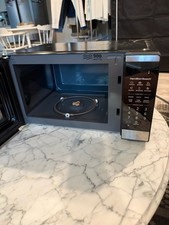 Hamilton Beach 900 Watt Countertop Microwave Oven