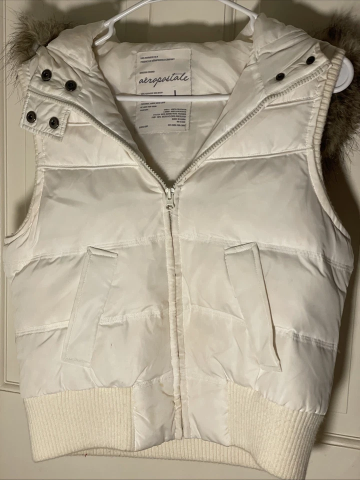 Women’s Aeropostale Hooded Puffer Vest Tan Size Lg NWOT - Image 3 of 3