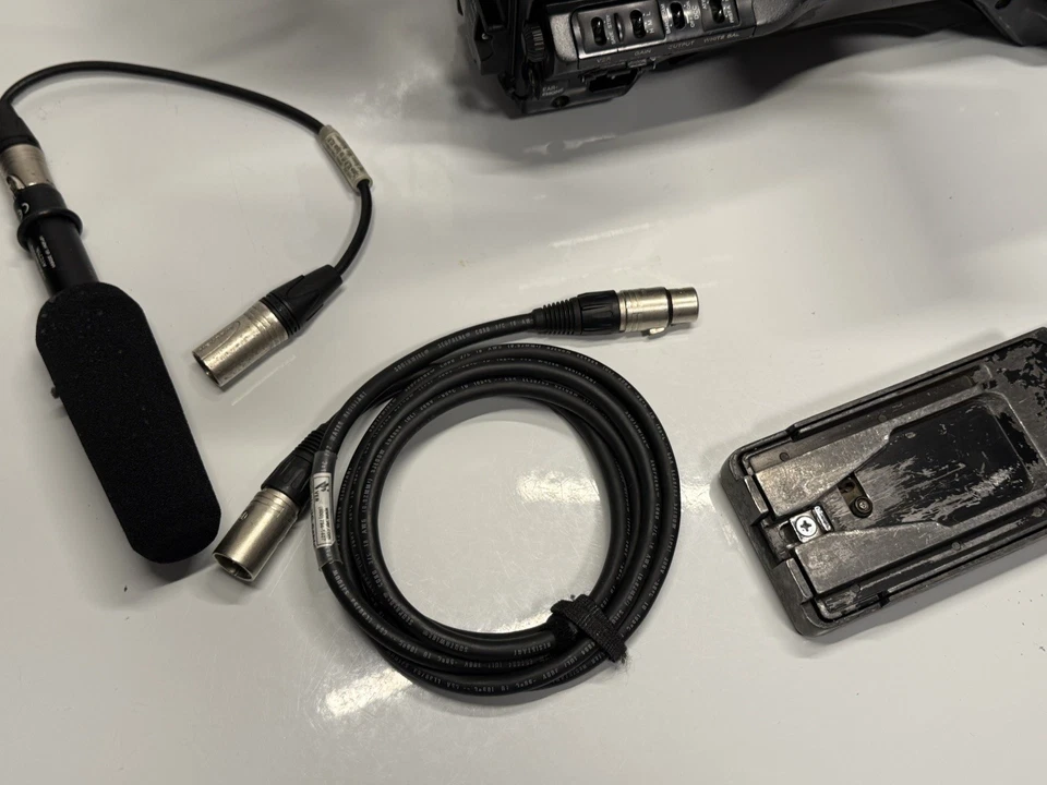 Sony PDW-F800 XDCAM HD Professional Camcorder w/Sony HDVF-20A ViewFinder & More - Image 3 of 4