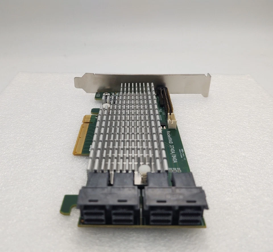 Highpoint Technologies RR840A ROCKETTRAID 3740A/840A 16 PUERTOS PCI-E 3,0X8 Foto 4 de 4