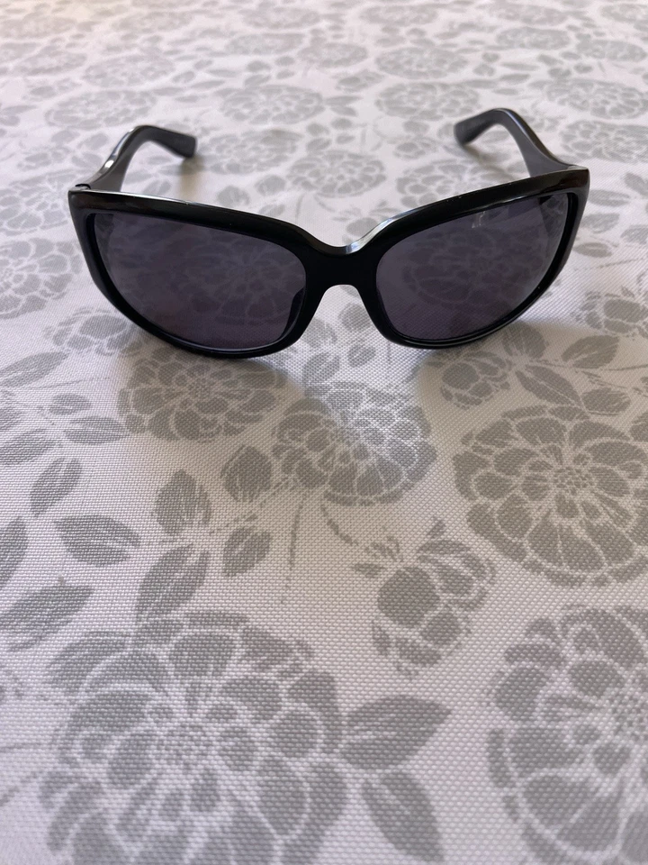 RARE GUCCI Authentic Sunglasses Glasses Black Tint GG 3032/S 807BN 61-16-115 - Image 2 of 4