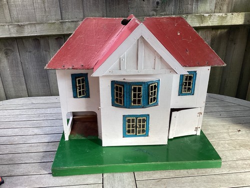 Vintage Wooden Dolls House For Restoration Metal Windows 42x50x28cm Triang?
