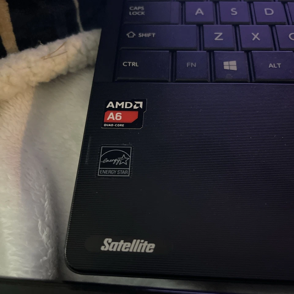 Toshiba Satellite C55D-A 4 GB AMD A6-5200 APU con gráficos Radeon(TM) 2,00 GHz Foto 4 de 4