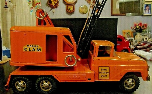 TONKA RARE 1961 STATE HIGHWAY CLAMSHELL 