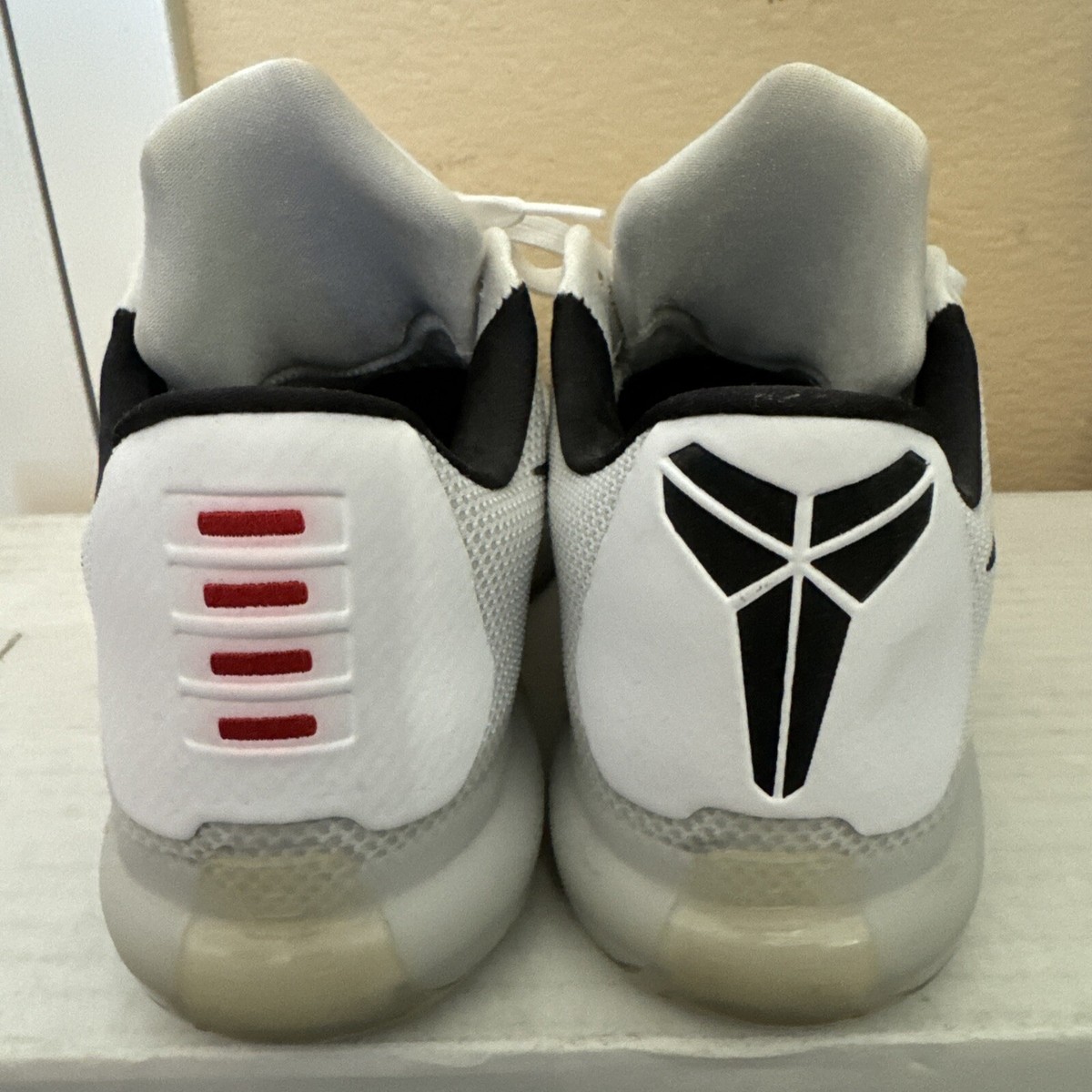 美品！KOBE 11 NIKE 白　26cm Nike Kobe 11 EM Low TB White/Black (2016) Men's Size 14 DS