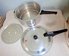 Vintage Aluminum Mirro 6 Qt Pressure Cooker Model M-0536-11 with Rack